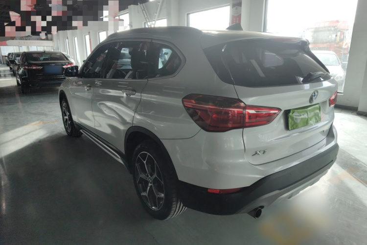 宝马X1 2019款 sDrive18Li 尊享型车身外观4