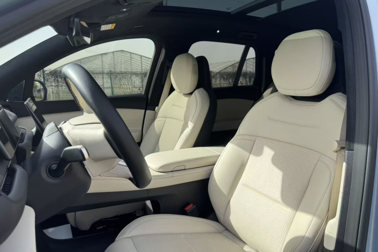 蔚来ES6 2023款 75kWh中控内饰7008