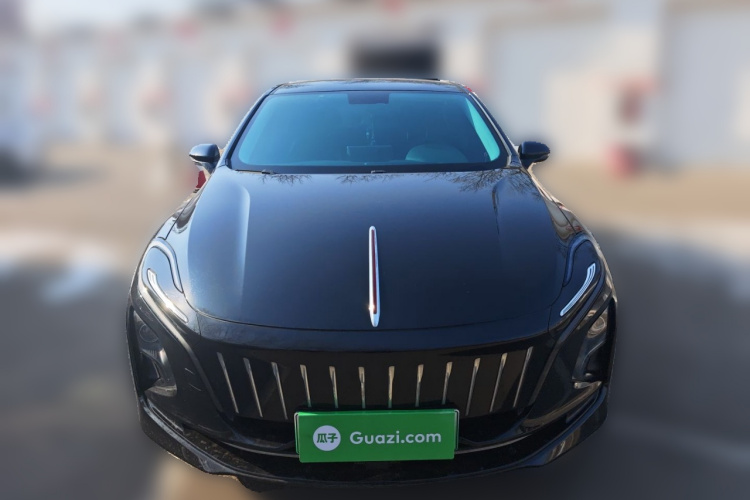 红旗E-QM5 2022款 431km 充电乐享版车身外观2