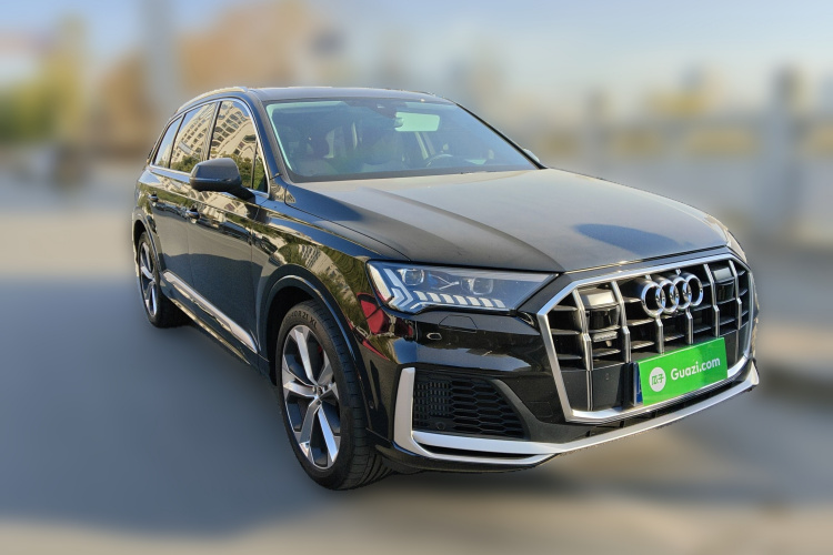 奥迪Q7 2023款 55 TFSI quattro S 尊贵型车身外观3