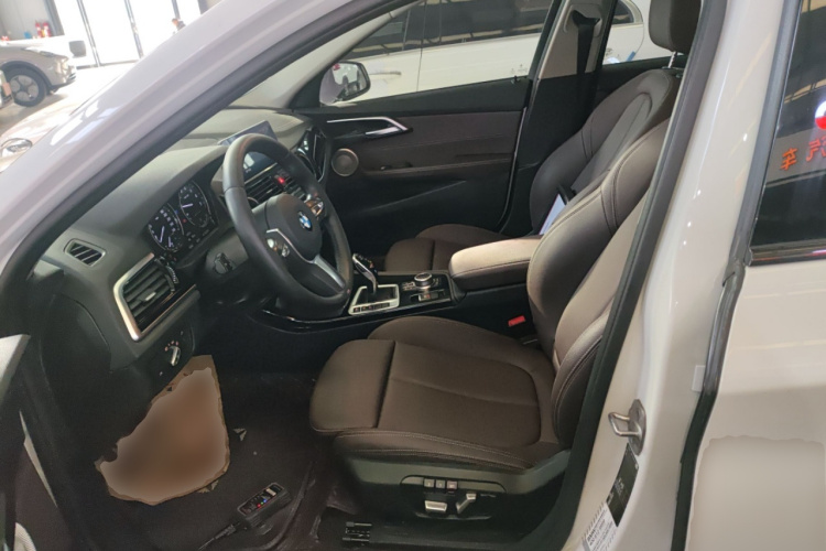 宝马1系 2021款 120i M运动曜夜版中控内饰19