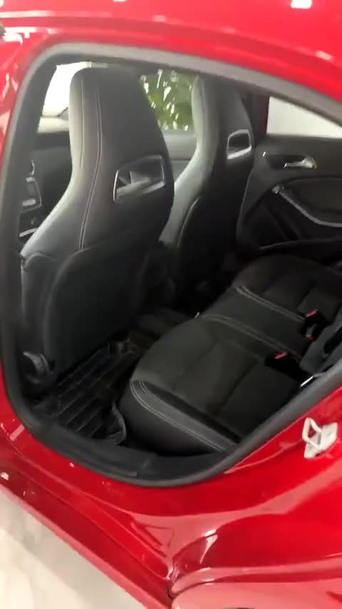 奔驰A级(进口) 2017款 改款 A 200 动感型讲解1