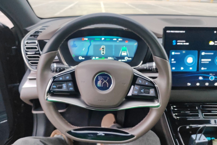 比亚迪 汉 2023款 EV 冠军版 605KM前驱尊贵型局部细节13