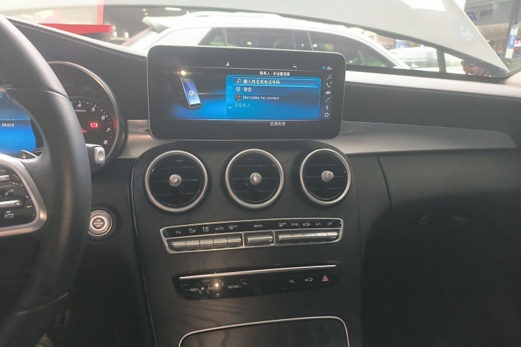奔驰C级 2019款 C 260 L 运动版中控内饰12