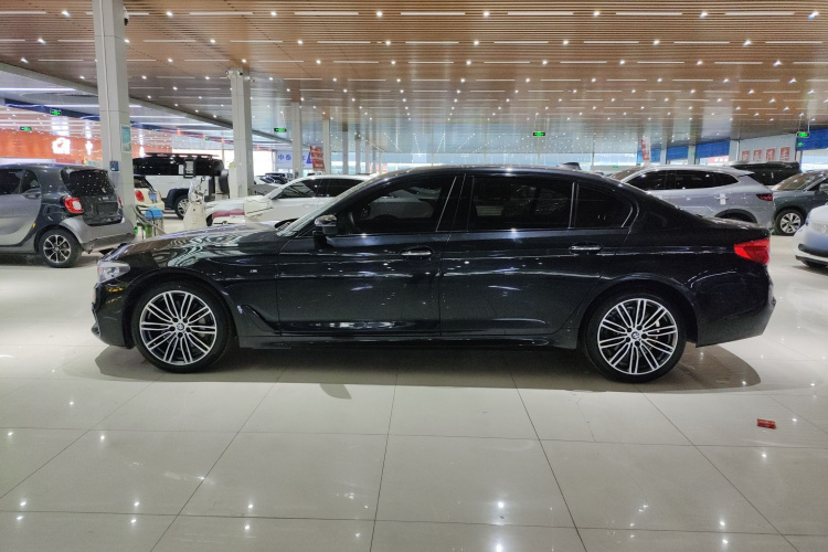 宝马5系 2018款 530Li xDrive M运动套装车身外观6003