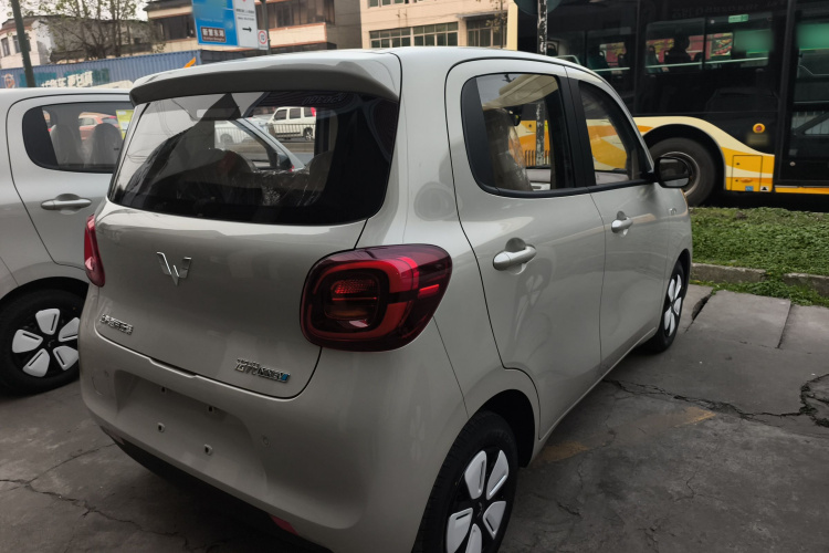 五菱汽车 宏光MINIEV 2025款 四门版 进阶款车身外观7