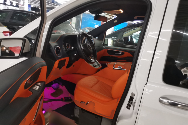 奔驰 威霆 2018款 2.0T 商务版 国VI中控内饰20