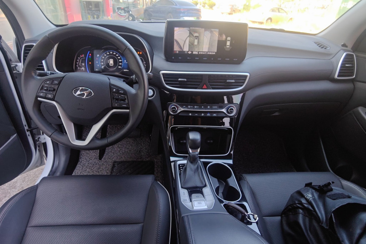 现代 途胜 2019款 280TGDi 双离合两驱时尚版 国VI中控内饰7002