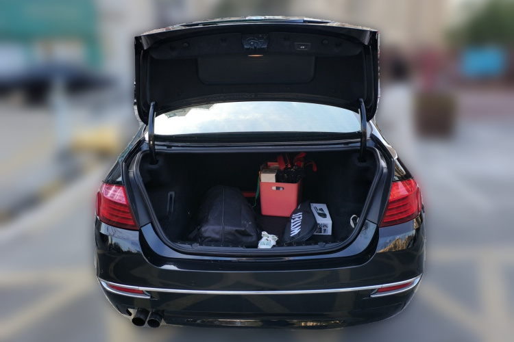 宝马5系 2017款 528Li 领先型中控内饰23