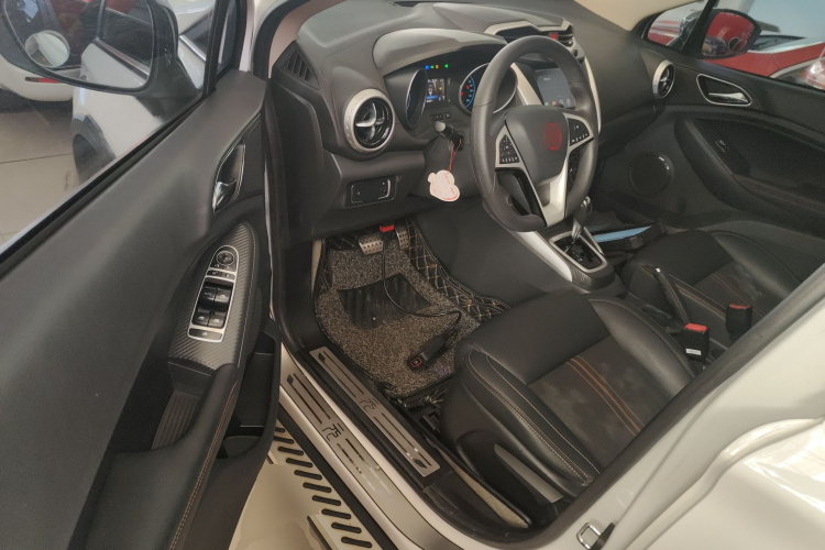 比亚迪 元 2017款 1.5L 自动酷炫互联型中控内饰20