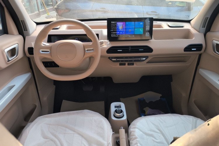 吉利银河 2024款 熊猫mini 200km 耐力熊中控内饰12