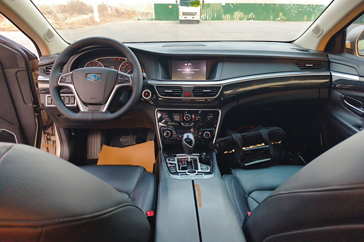 吉利汽车 博瑞 2016款 1.8T 尊雅型中控内饰12