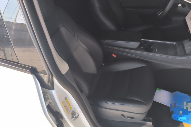 特斯拉 Model Y 2022款 改款 长续航全轮驱动版局部细节41