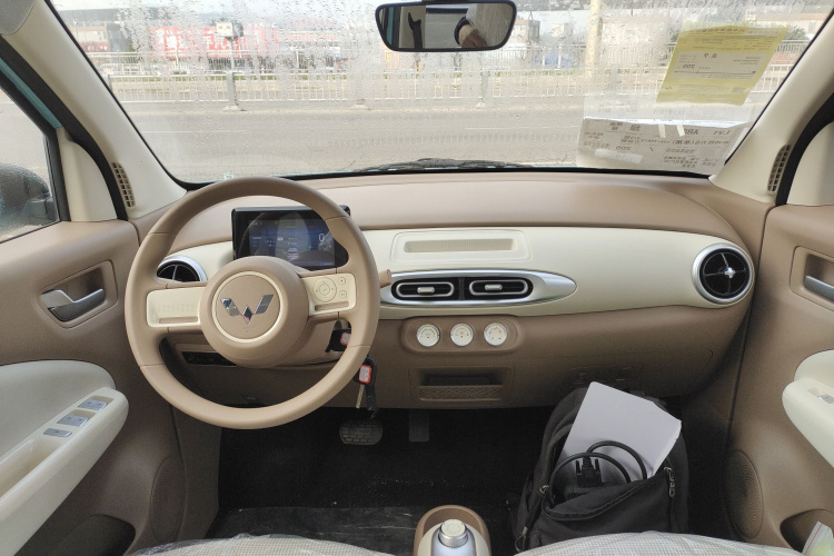 五菱汽车 宏光MINIEV 2025款 四门版 进阶款中控内饰7002