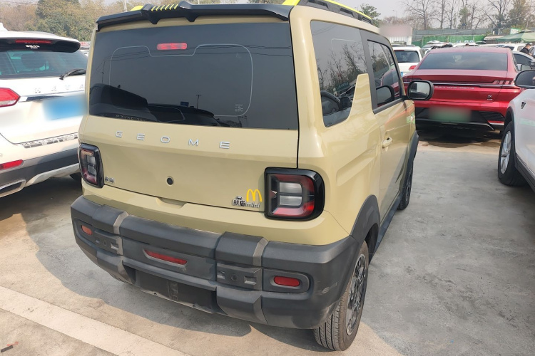 吉利银河 2024款 200km 熊猫骑士车身外观7