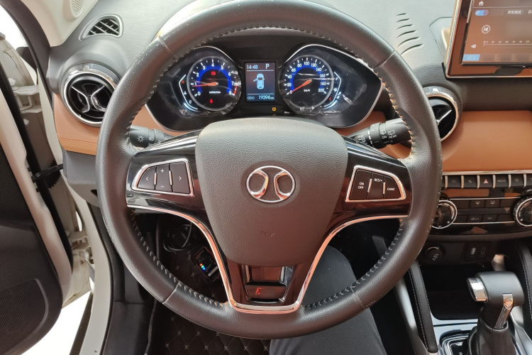 北京汽车 绅宝X35 2016款 1.5L 自动豪华版中控内饰13