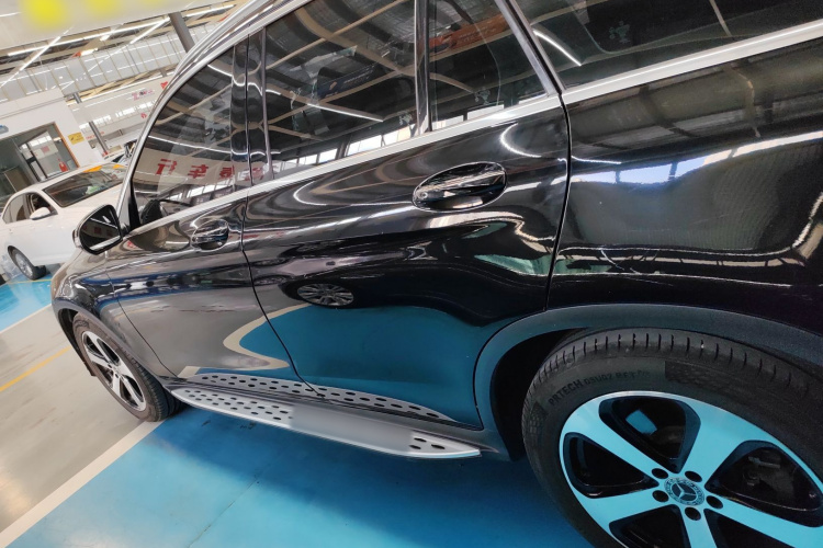 奔驰GLC 2018款 GLC 260 4MATIC 豪华型车身外观4
