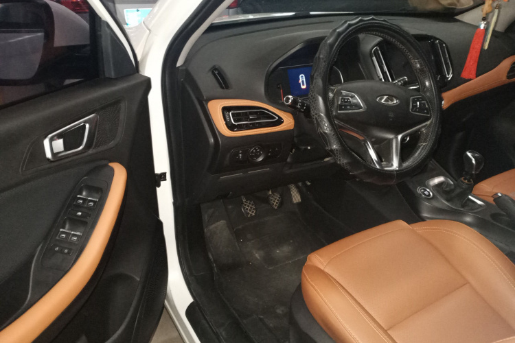 奇瑞 瑞虎7 2016款 1.5T 手动耀目版中控内饰7003