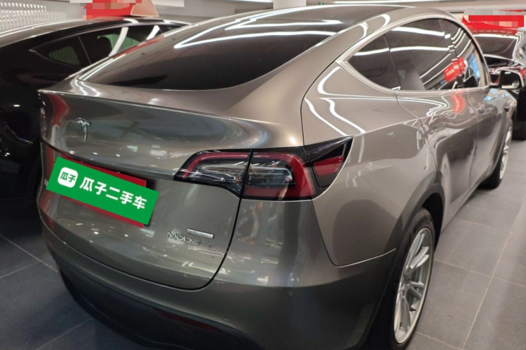 特斯拉 Model Y 2021款 标准续航后驱版车身外观6005
