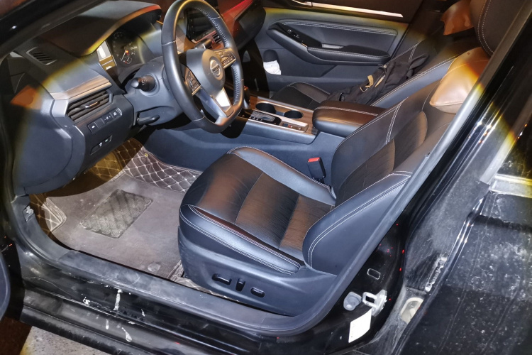 日产 天籁 2021款 2.0L XL 舒适版中控内饰19