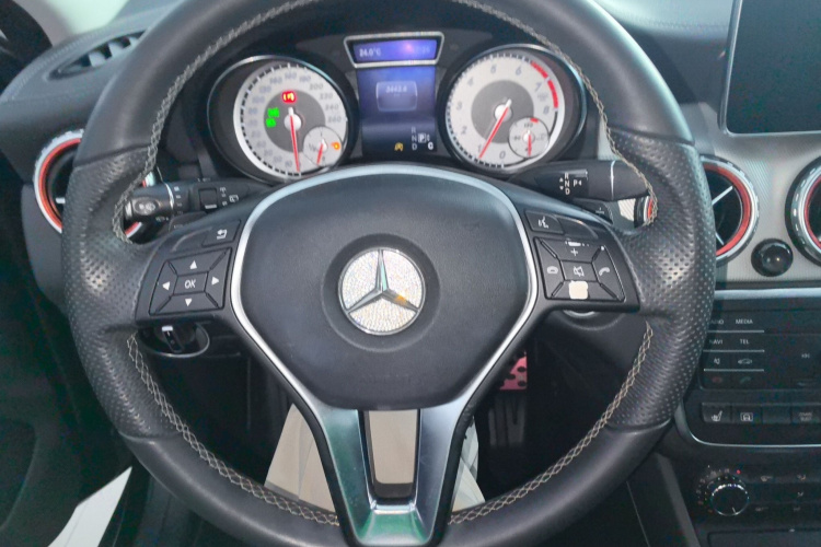 奔驰GLA 2016款 GLA 220 4MATIC 时尚型局部细节13