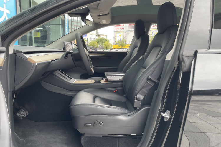 特斯拉 Model Y 2022款 后轮驱动版中控内饰7005