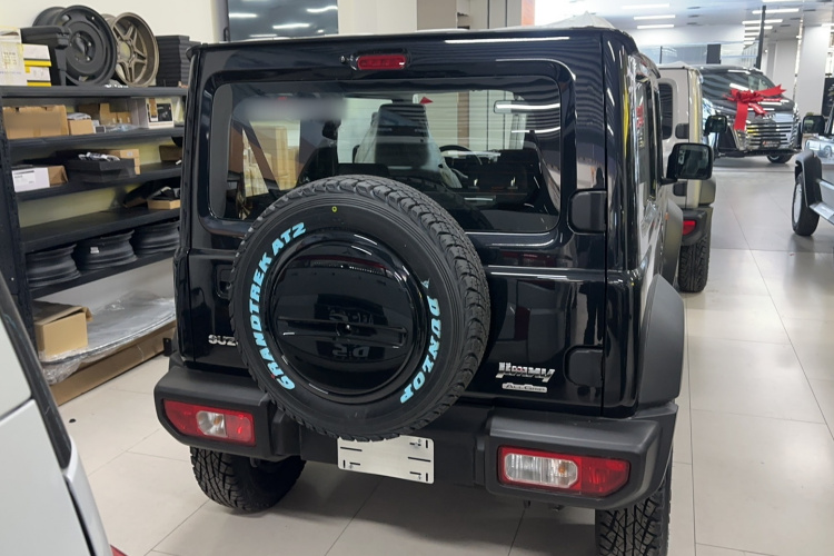 铃木 吉姆尼 jimny 手动挡车身外观6004