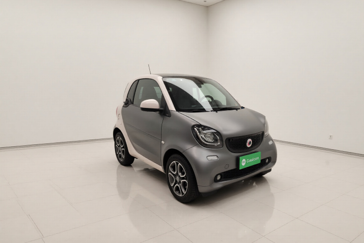 smart fortwo 2018款 0.9T 66千瓦硬顶先锋版 国V车身外观3
