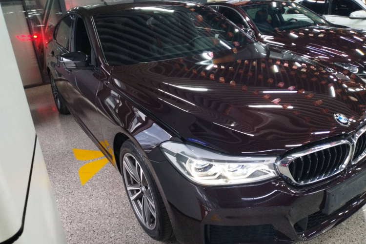 宝马6系GT 2018款 630i M运动套装车身外观3