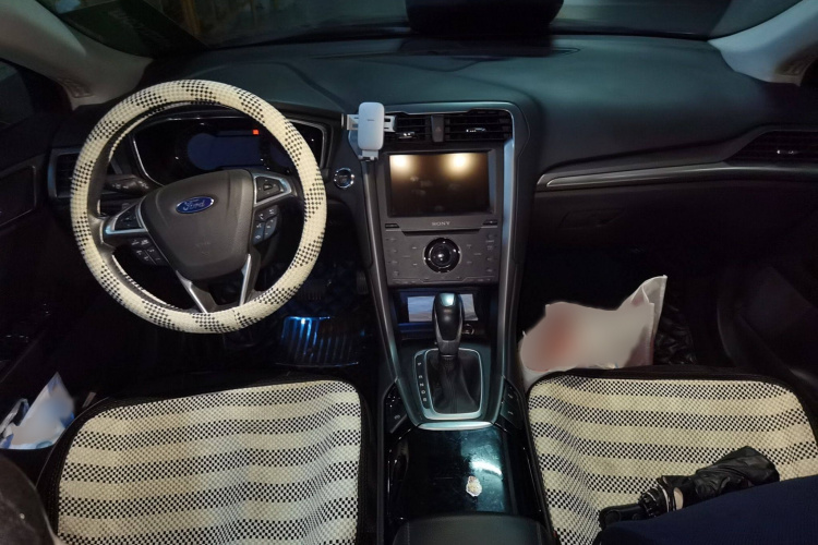 福特 蒙迪欧 2013款 2.0L GTDi240豪华运动型中控内饰7002