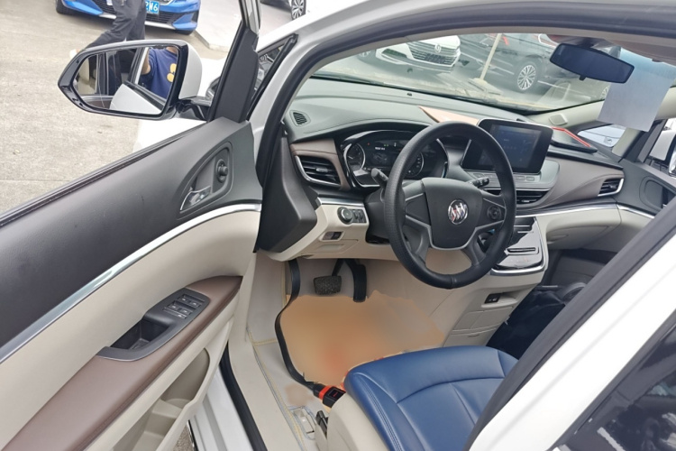 别克GL8 2023款 陆上公务舱 舒适型中控内饰7003