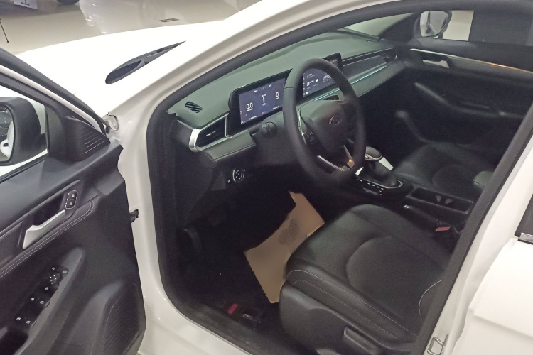 福特 福睿斯 2021款 1.5L 自动钻石版中控内饰20