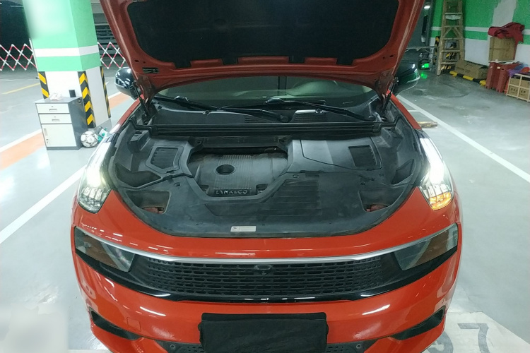 领克01 2017款 2.0T 四驱劲Pro版机舱底盘24