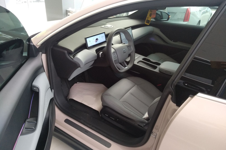 蔚来ET5 2024款 75kWh中控内饰20