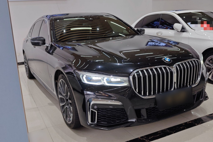 宝马7系 2019款 740Li 领先型 M运动套装车身外观3