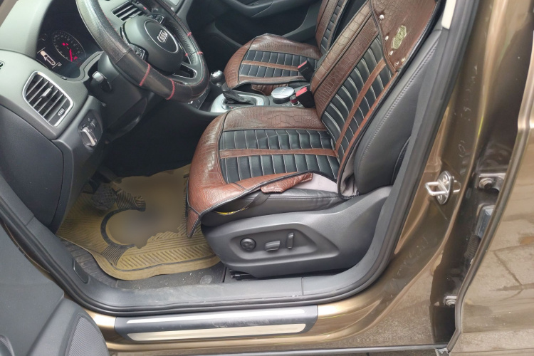 奥迪Q3 2015款 35 TFSI 进取型中控内饰19