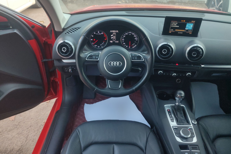 奥迪A3 2016款 Limousine 35 TFSI 风尚型中控内饰13