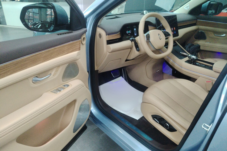 鸿蒙智行 问界M7 2024款 1.5T 智驾后驱Max版 5座中控内饰7003