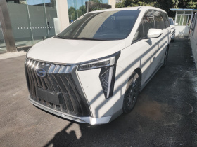 广汽传祺 传祺M8 2023款 宗师系列 双擎 御尊版