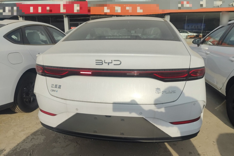 比亚迪 秦PLUS 2025款 DM-i 智驾版 55KM领先型车身外观6