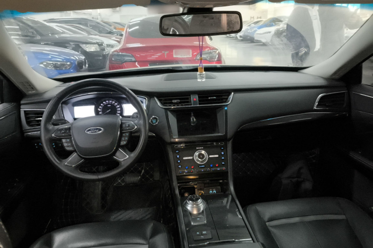 福特 金牛座 2017款 EcoBoost 245 豪华型中控内饰12