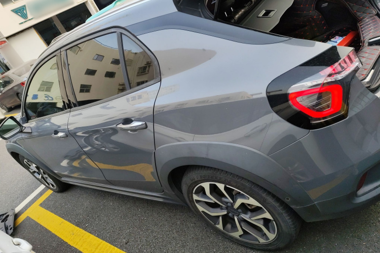 领克02 2018款 1.5T DCT两驱劲Pro版 国V车身外观4