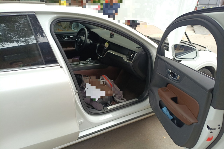 沃尔沃S60 2023款 B4 智逸豪华版局部细节9005