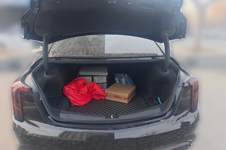 凯迪拉克CT5 2023款 28T 豪华型（标准版）中控内饰23