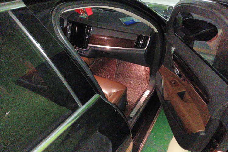 沃尔沃S90 2018款 T4 智逸版局部细节9005