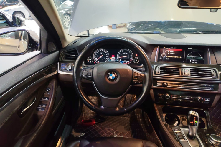 宝马5系 2017款 525Li 豪华设计套装中控内饰13