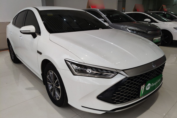 比亚迪 秦PLUS 2024款 荣耀版 DM-i 55KM领先型车身外观3