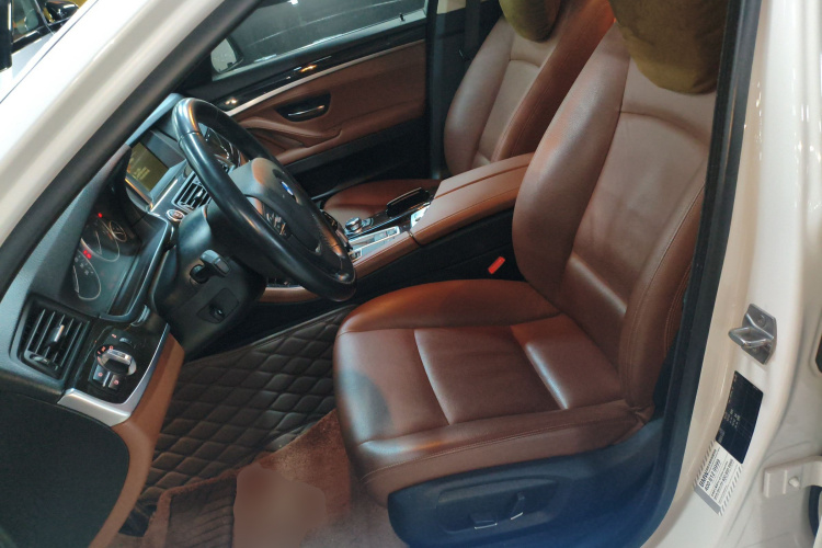 宝马5系 2017款 525Li 领先型局部细节19