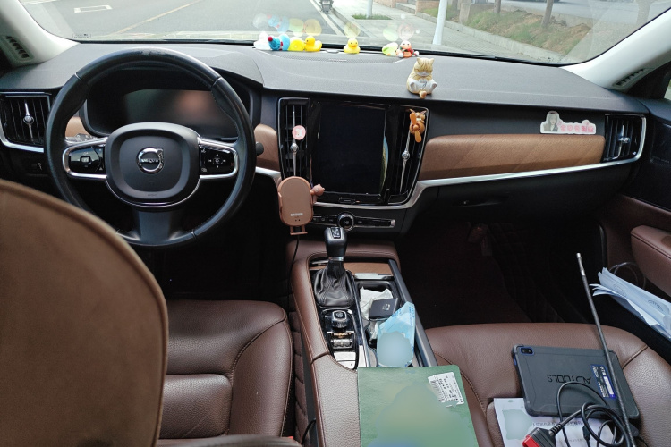 沃尔沃S90 2019款 T5 智远版中控内饰12