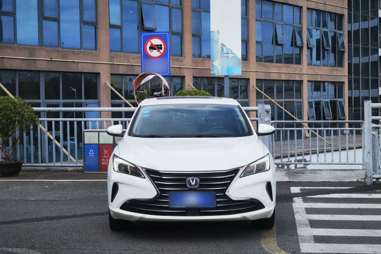 长安 逸动 2018款 XT 1.6L GDI 手动风潮型 国V车身外观6002